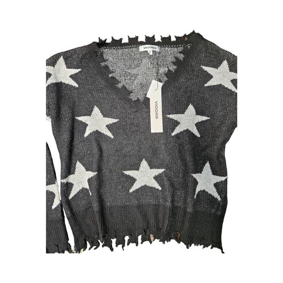 Vigoss NEW TAGS Raw Hem Star V Neck Sweater Size Small - Picture 2 of 9